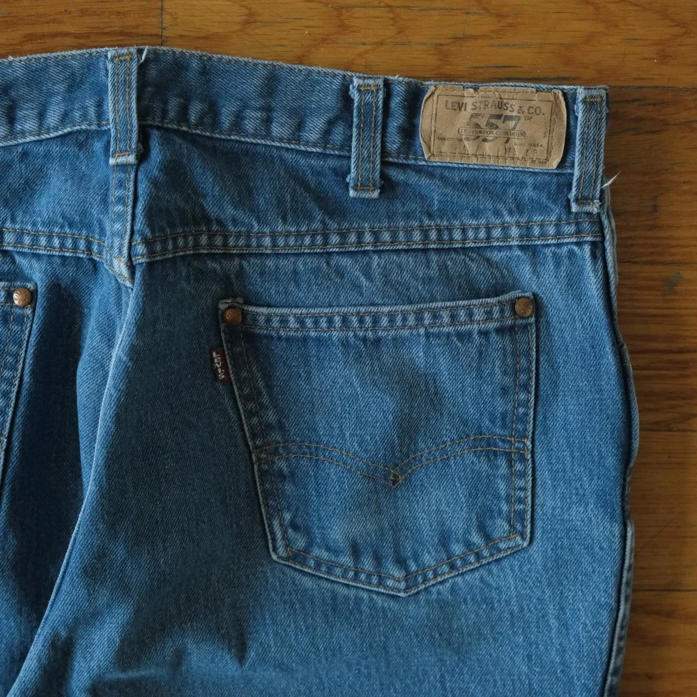 Vintage Levi's 557 Cowboy Jeans Mens Blue Straight Leg Western 34x32 Relaxed Fit
